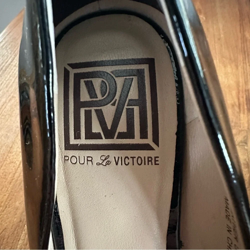 Pour La Victoire sleek pour